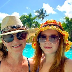 Meet your Posher, Lori